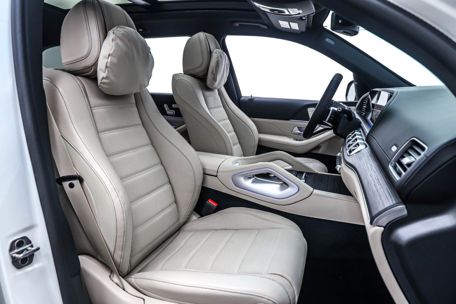 New 2026 Mercedes-Benz GLS 580 4MATIC image 7
