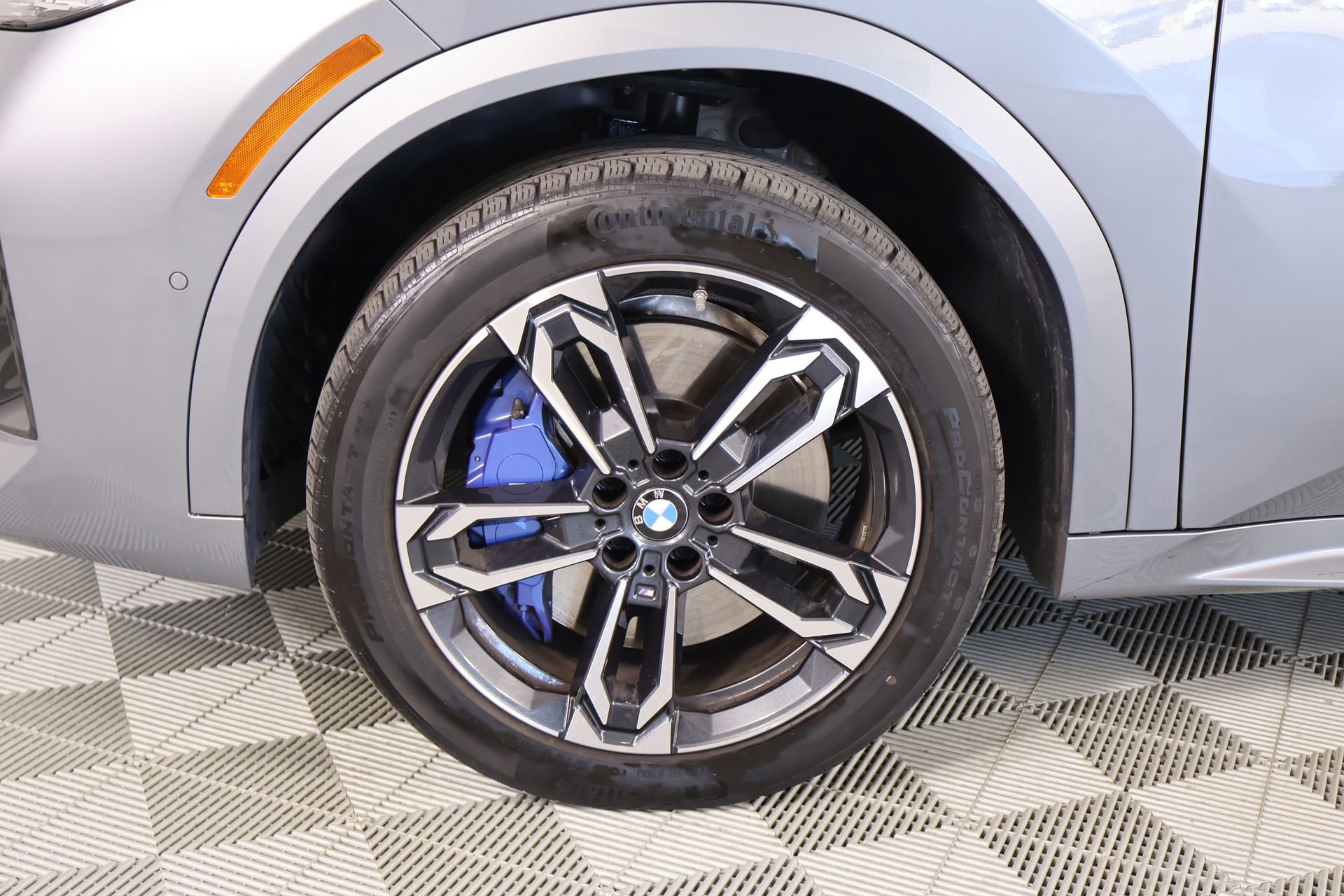 Used 2025 BMW X2 xDrive28i w/ M Sport Package image 19