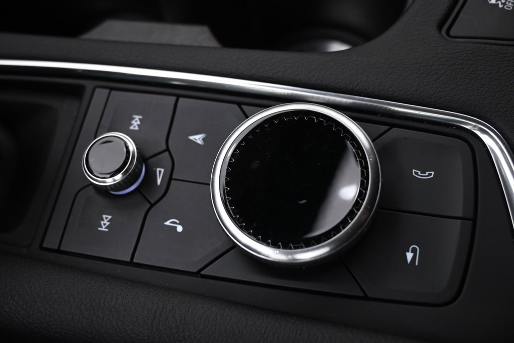 Certified 2025 Cadillac XT5 Premium Luxury image 34