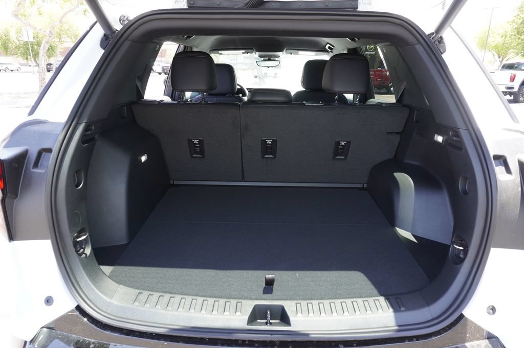 New 2026 GMC Terrain AT4 w/ Technology Package II AWD/4WD image 9