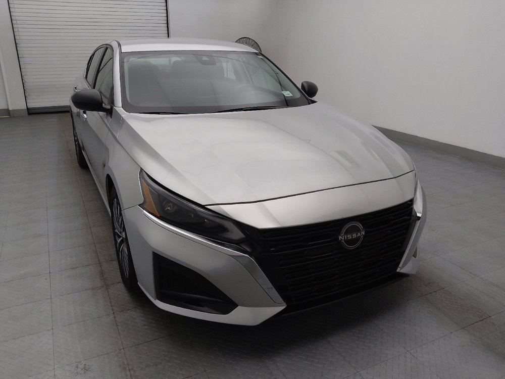 Used 2024 Nissan Altima 2.5 SV image 14