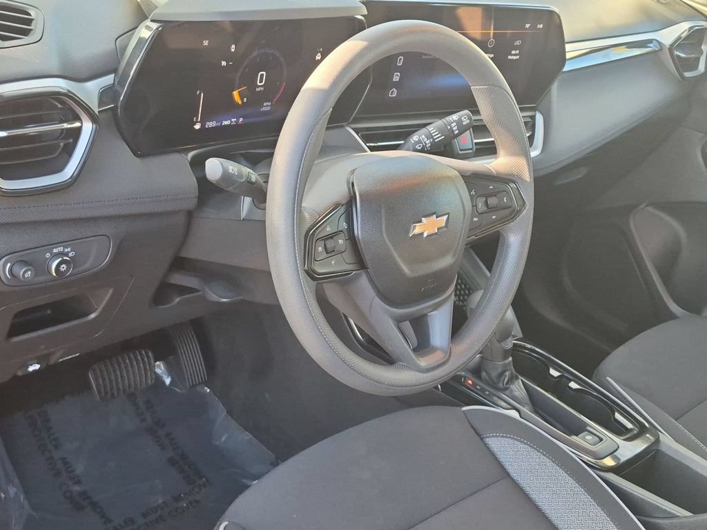 Used 2026 Chevrolet TrailBlazer LS AWD/4WD image 14