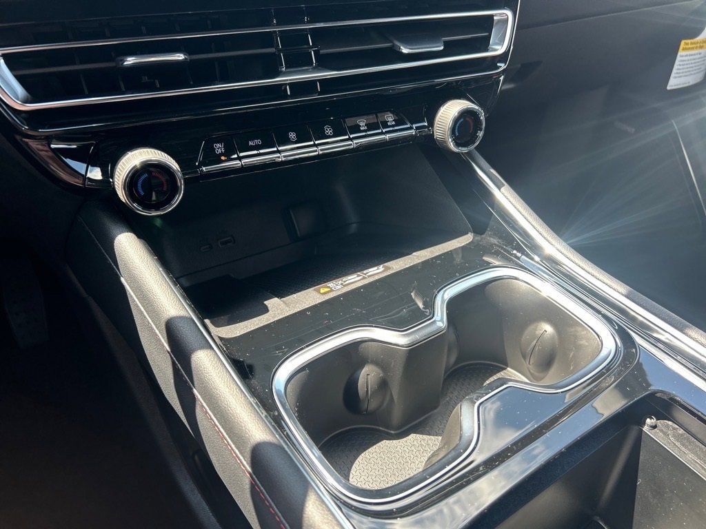 New 2026 Chevrolet Traverse RS w/ LPO, Floor Liner Package image 16