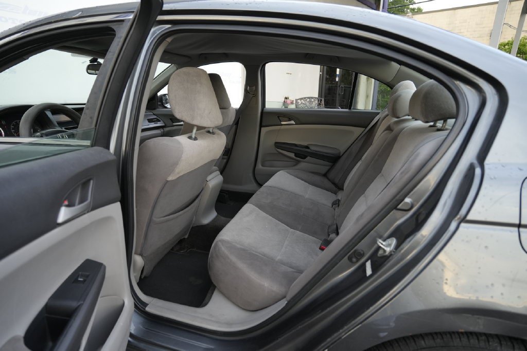 Used 2010 Honda Accord LX-P image 23