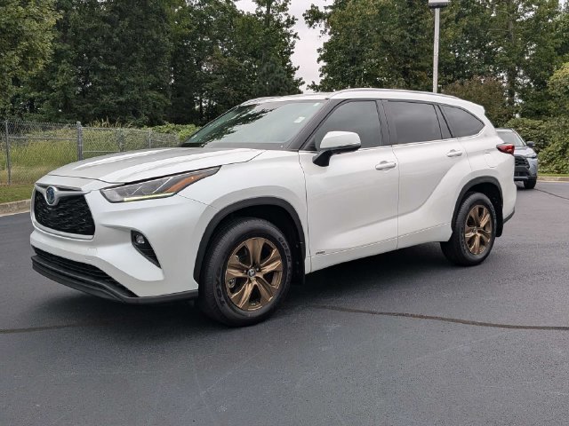 Used 2023 Toyota Highlander Bronze Edition AWD/4WD image 5