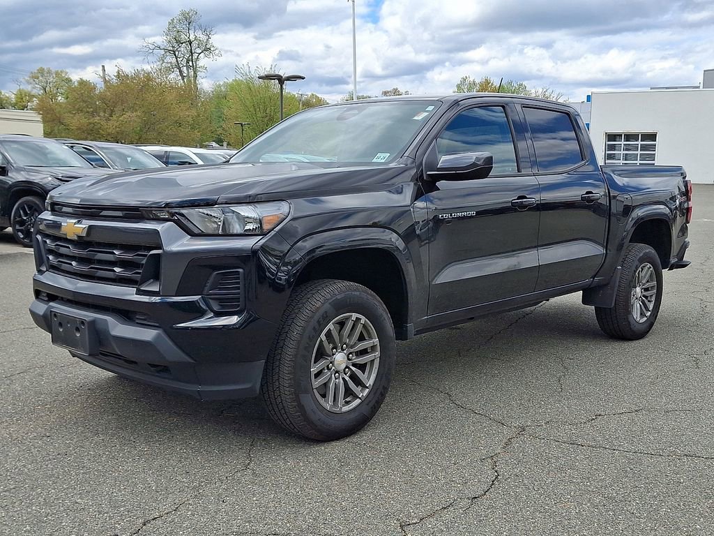 Used 2023 Chevrolet Colorado LT image 3