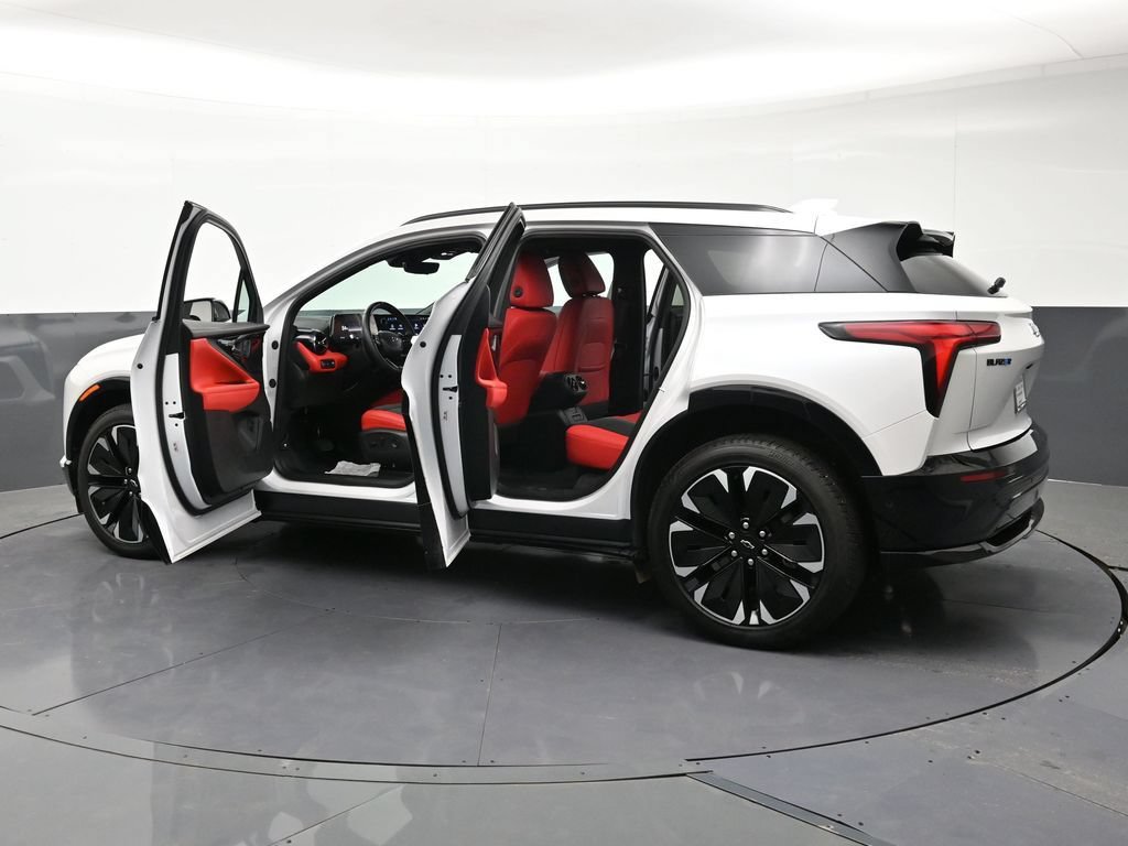 Used 2025 Chevrolet Blazer EV RS w/ Super Cruise Package AWD/4WD image 35