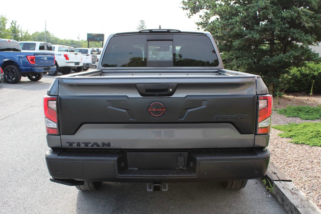 Used 2023 Nissan Titan PRO-4X w/ Pro-4x Convenience Package image 7