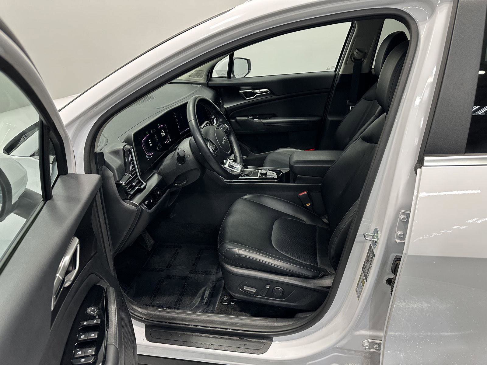 Used 2024 Kia Sportage EX image 13