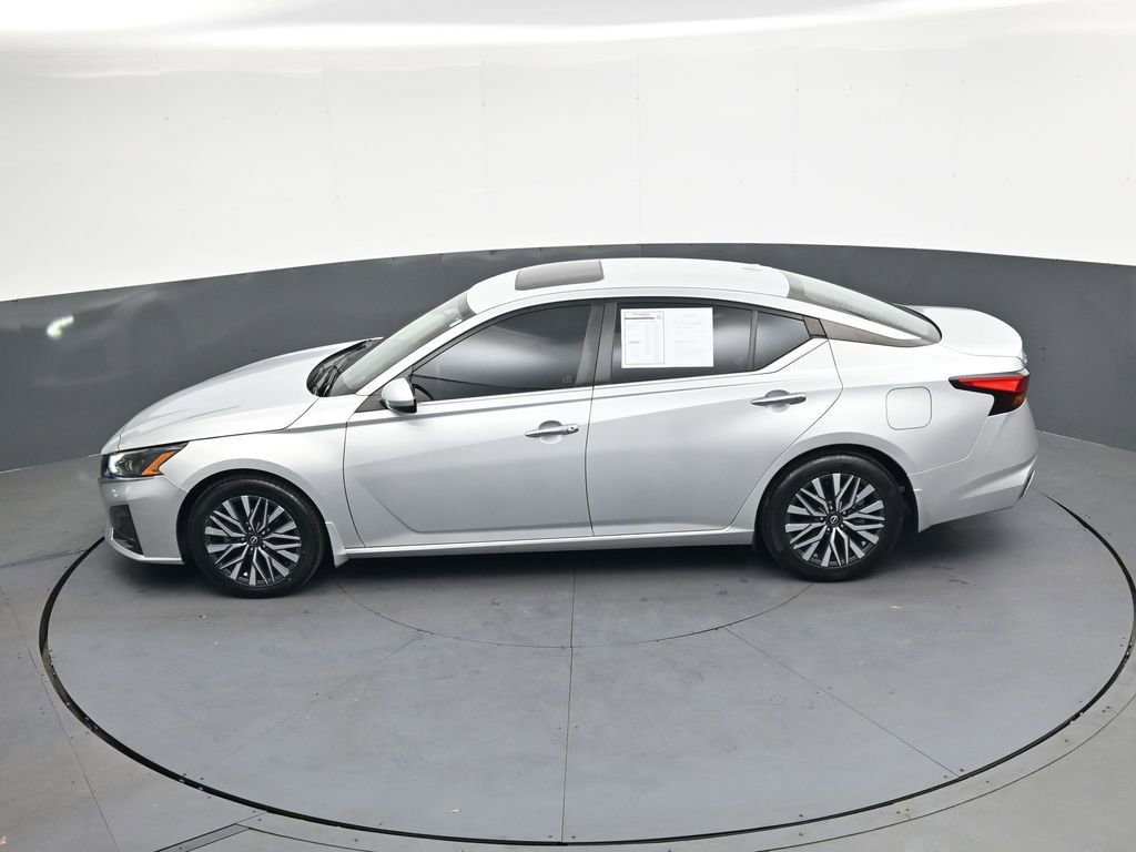 Used 2023 Nissan Altima 2.5 SV w/ SV Premium Package FWD image 35