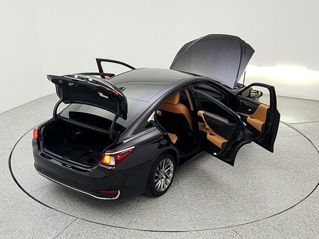 Used 2025 Lexus ES 300h w/ Accessory Package (Z2) FWD image 37
