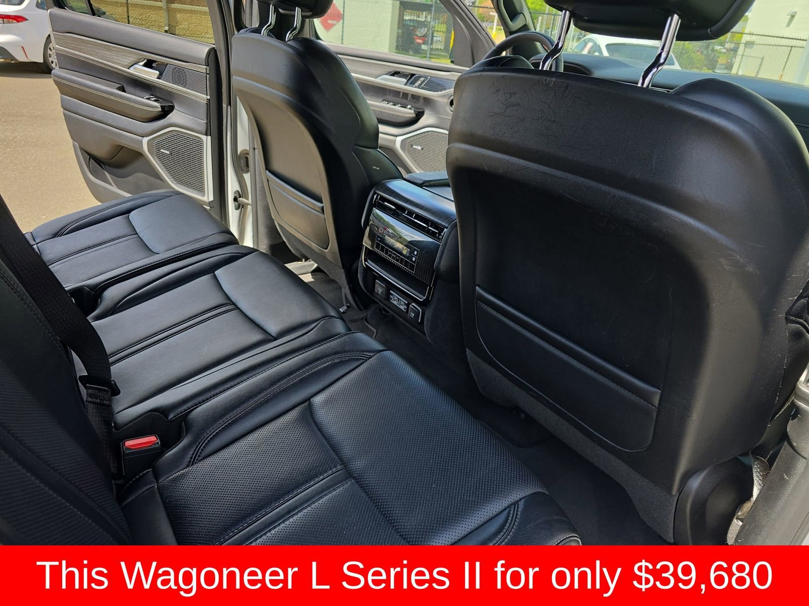 Used 2024 Jeep Wagoneer L Series II w/ Flexible Seating Group image 17