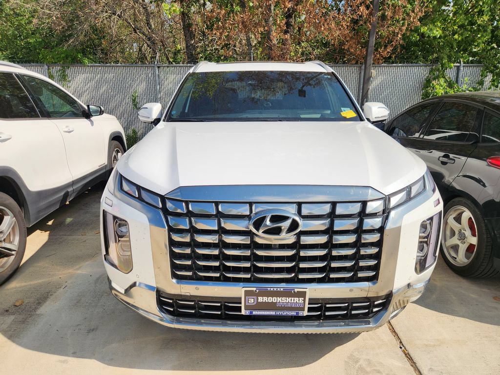 Used 2024 Hyundai Palisade Calligraphy FWD image 2