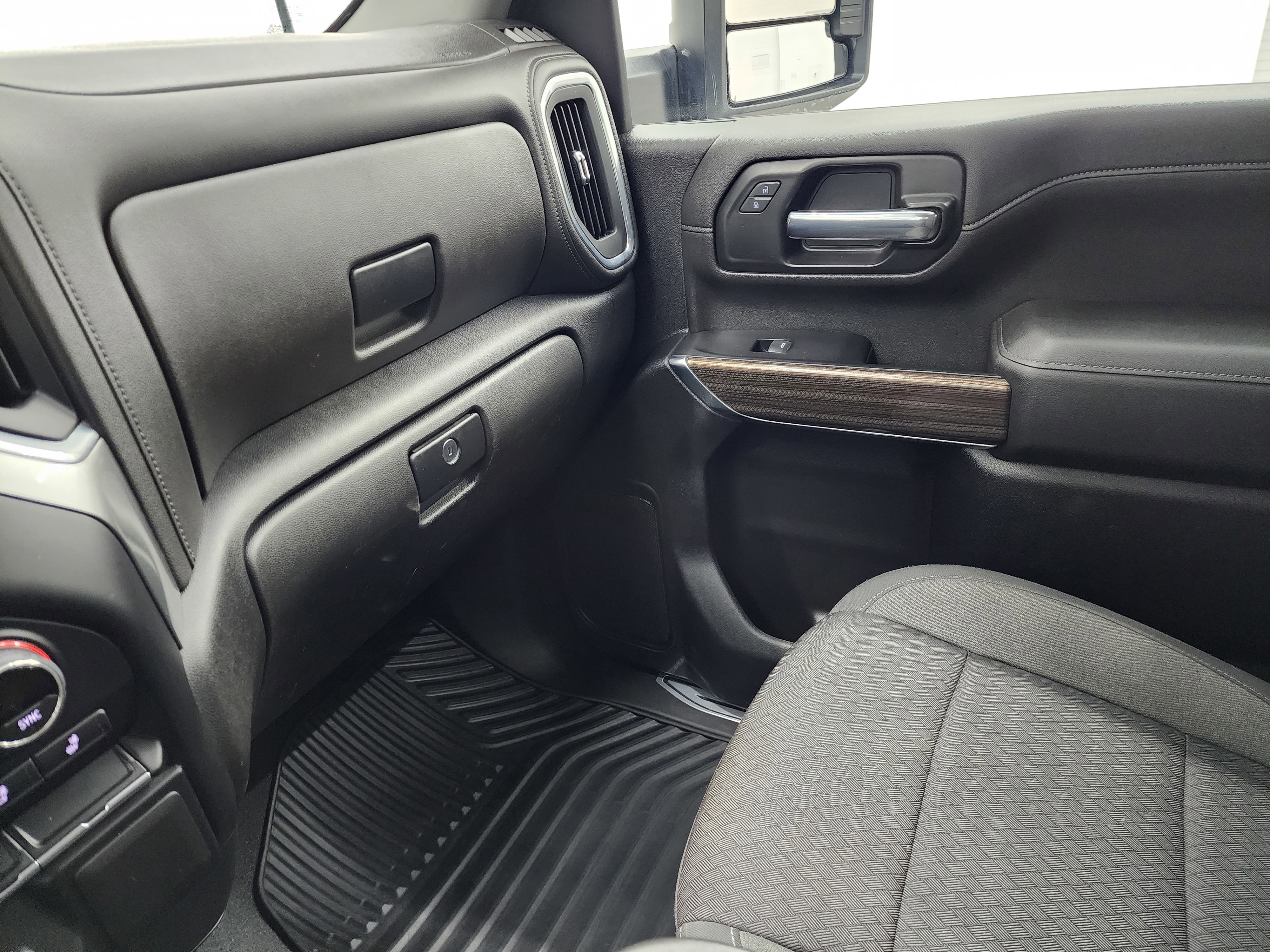 Used 2022 Chevrolet Silverado 2500 LT w/ Convenience Package image 13