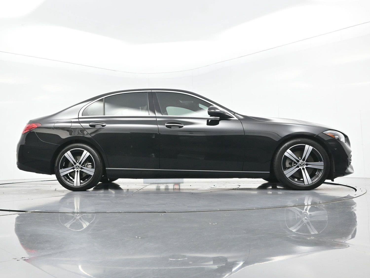 Used 2025 Mercedes-Benz C 300 4MATIC Sedan image 49