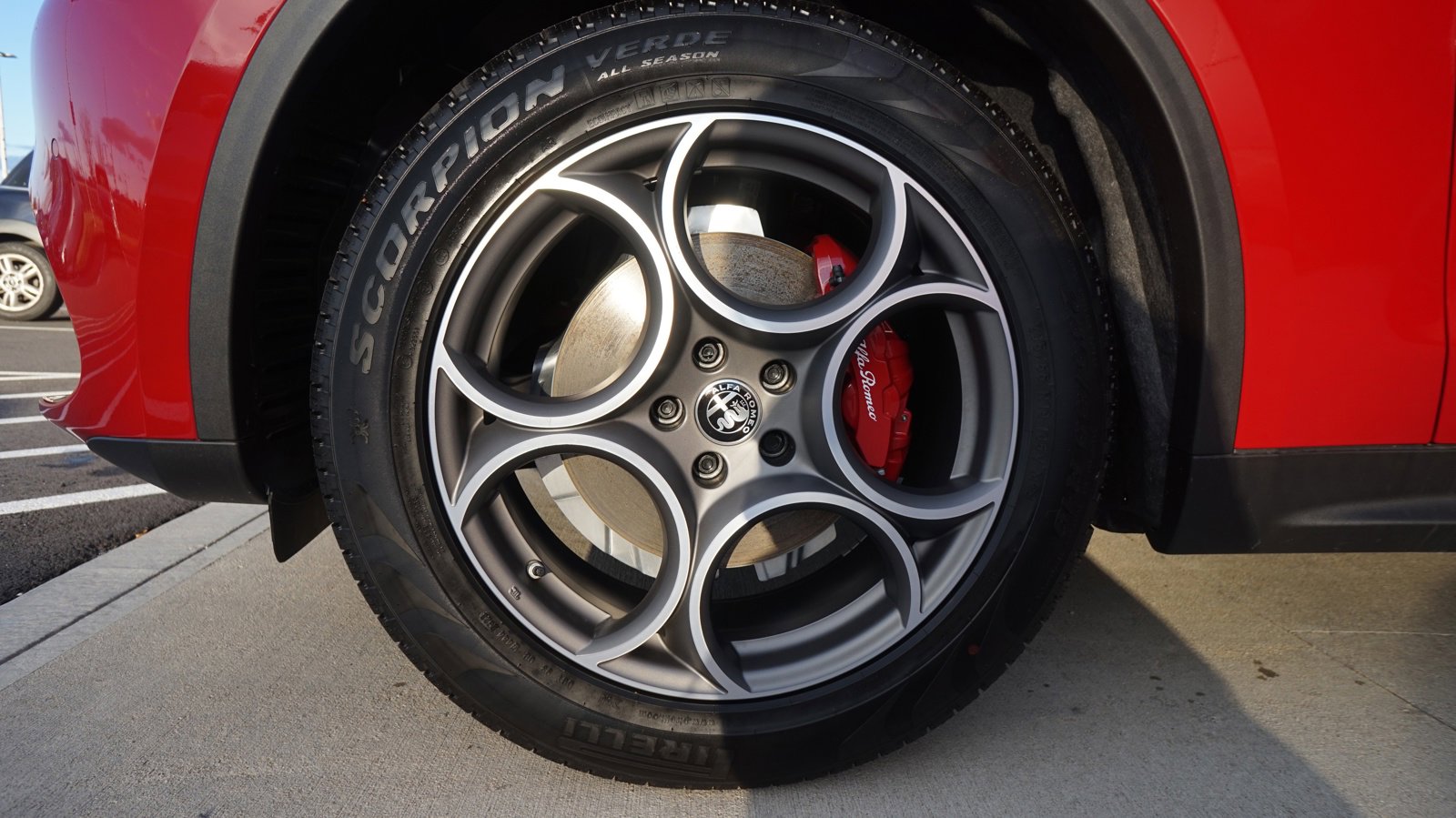 New 2024 Alfa Romeo Stelvio Sprint image 5