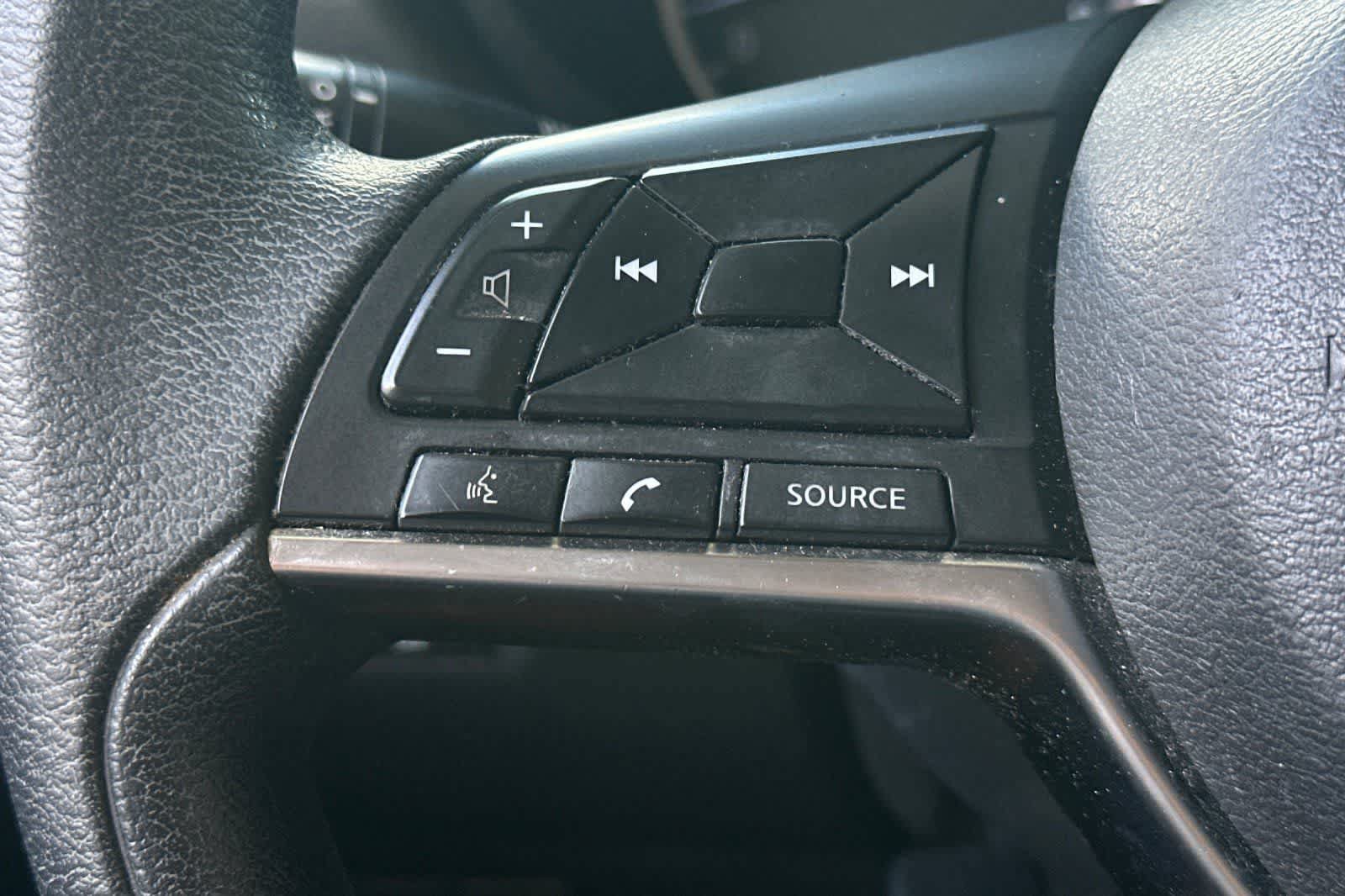 Used 2020 Nissan Versa S FWD image 29