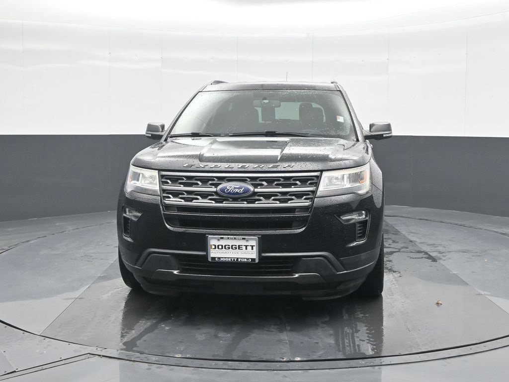 Used 2018 Ford Explorer XLT w/ Equipment Group 202A image 5