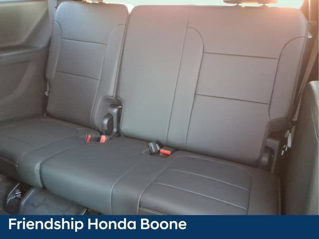 Used 2023 Chevrolet Traverse LT FWD image 18