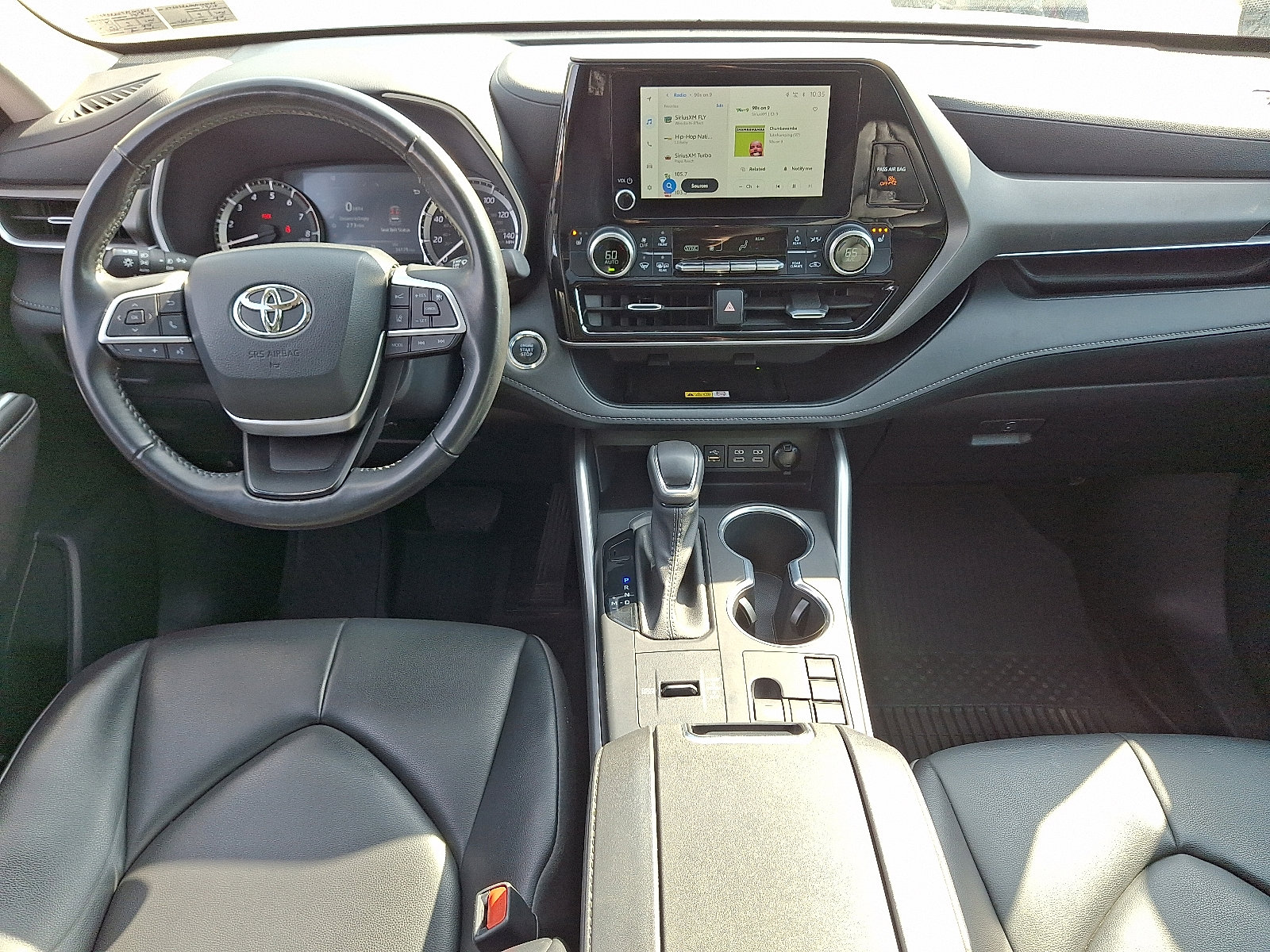 Used 2023 Toyota Highlander XLE image 15