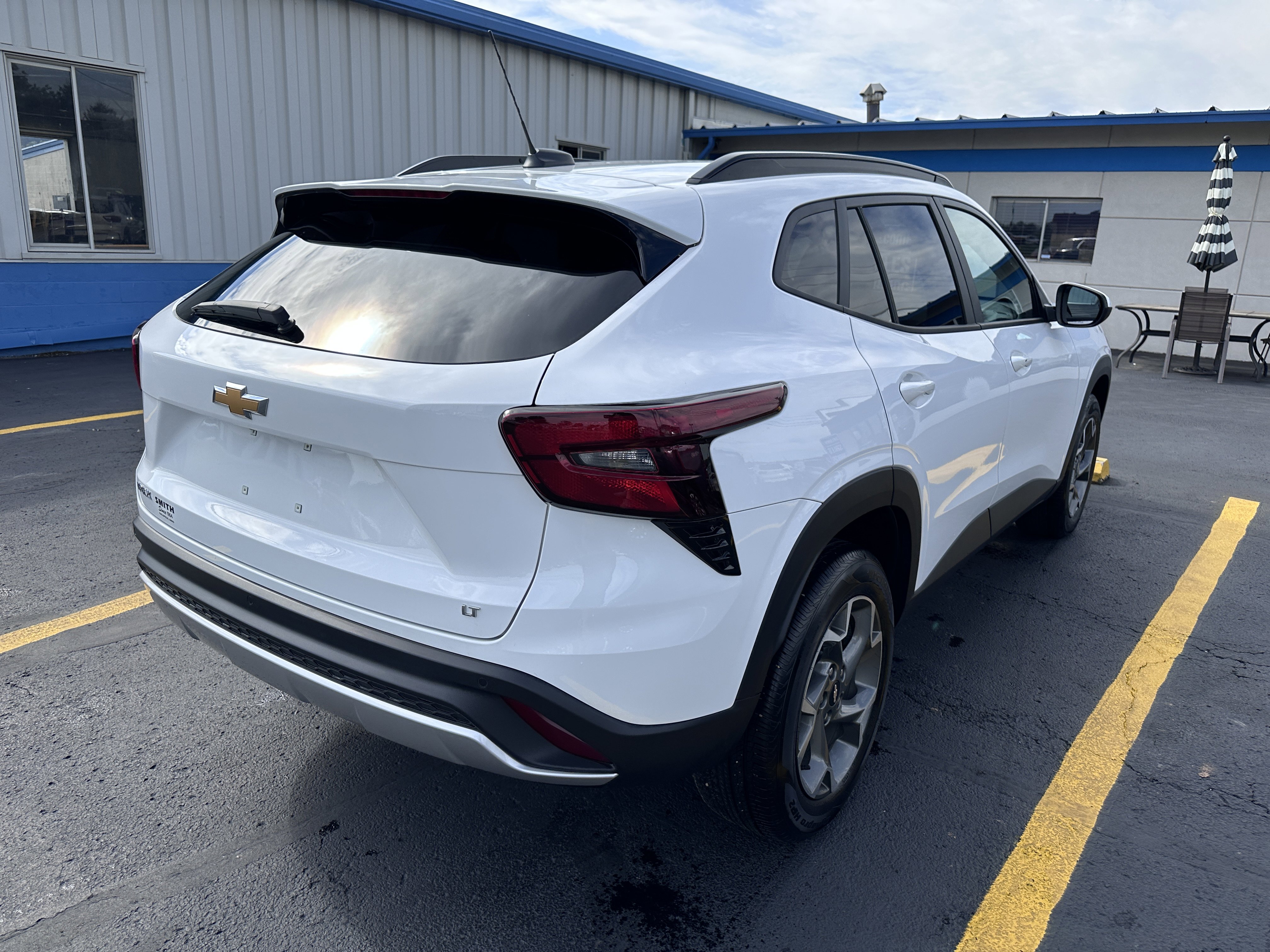 Used 2025 Chevrolet Trax LT w/ Driver Confidence Package image 3