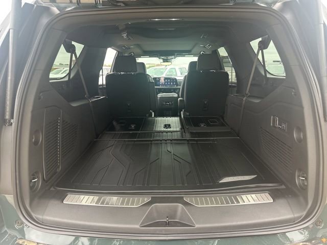 New 2025 Chevrolet Suburban RST w/ Advanced Technology Package image 11