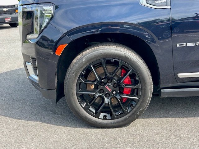 Used 2021 GMC Yukon XL Denali w/ Denali Premium Package AWD/4WD image 8