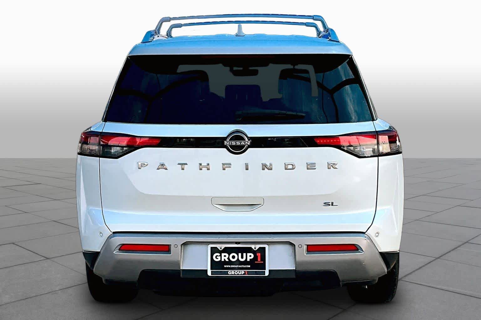 Used 2023 Nissan Pathfinder SL w/ Lighting Package (N92) FWD image 5