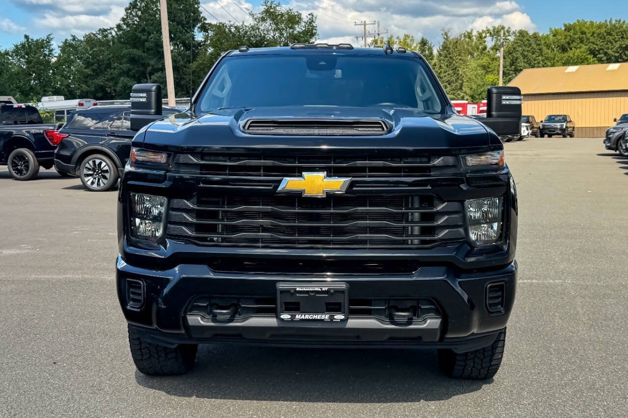 Used 2024 Chevrolet Silverado 2500 Custom w/ Custom Value Package AWD/4WD image 8