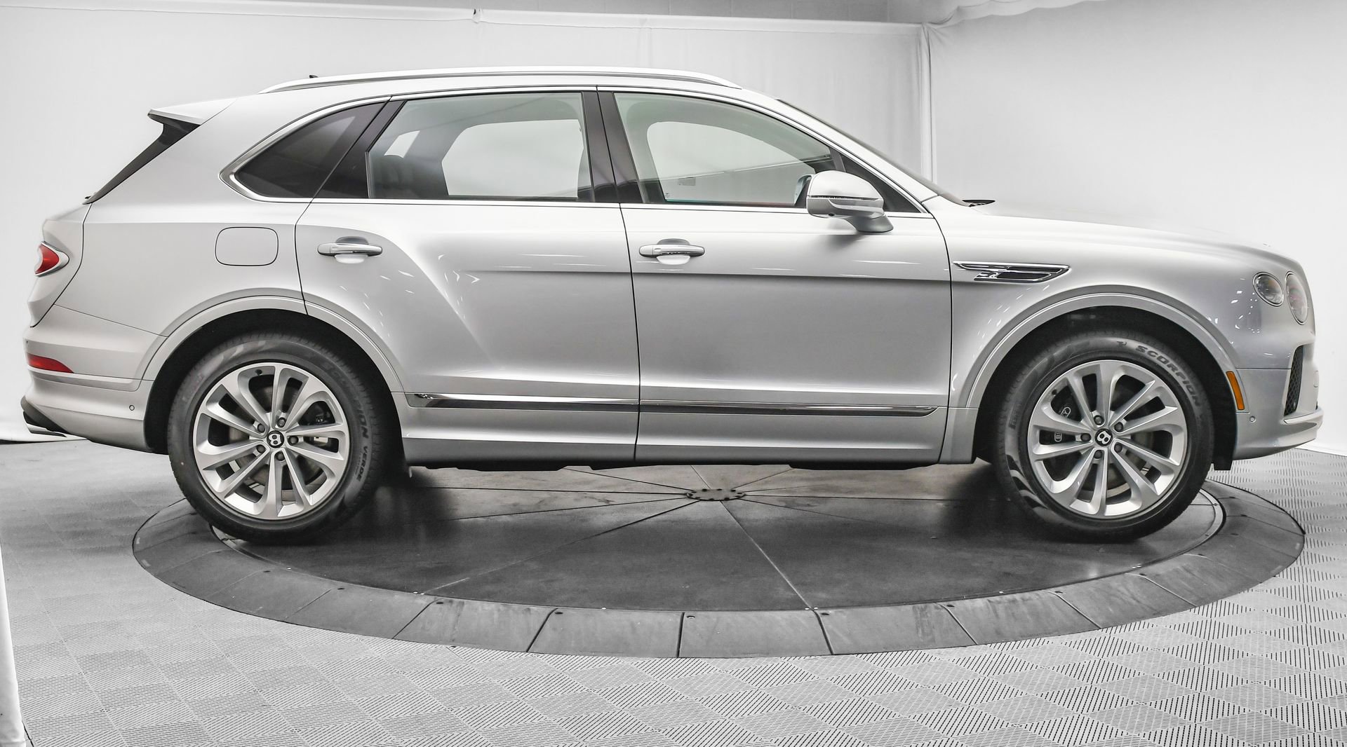 New 2025 Bentley Bentayga image 5