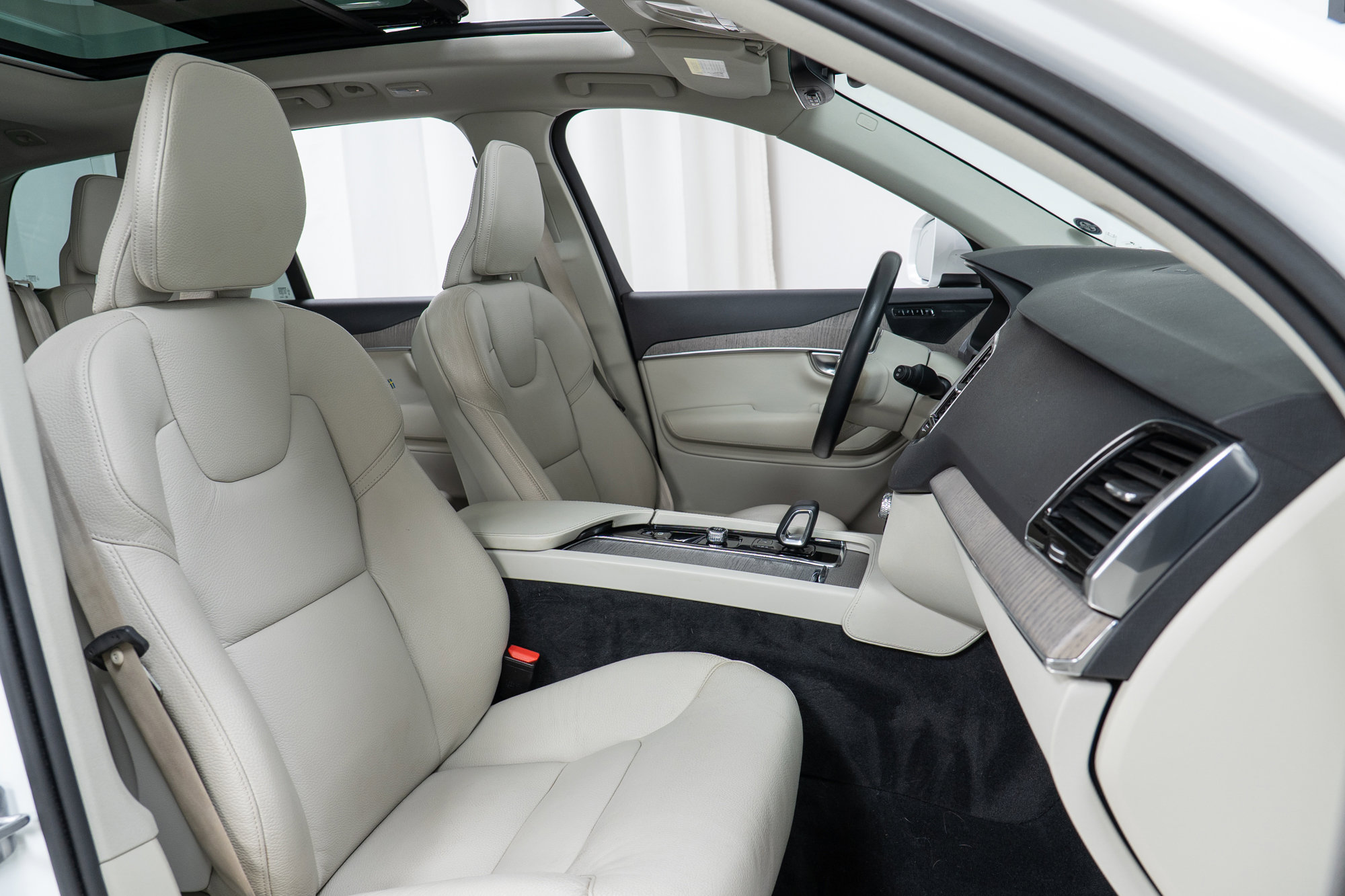 Certified 2023 Volvo XC90 B6 Plus w/ Protection Package Premier image 22