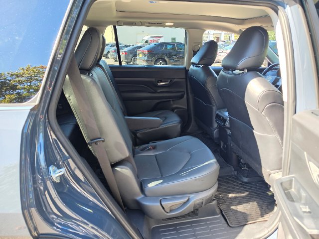 Used 2024 Toyota Grand Highlander AWD Hybrid image 14