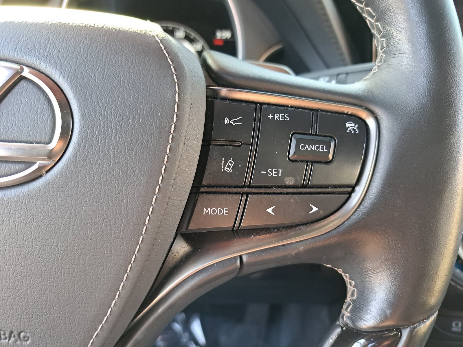 Used 2023 Lexus LS 500 w/ Interior Upgrade Package RWD image 20