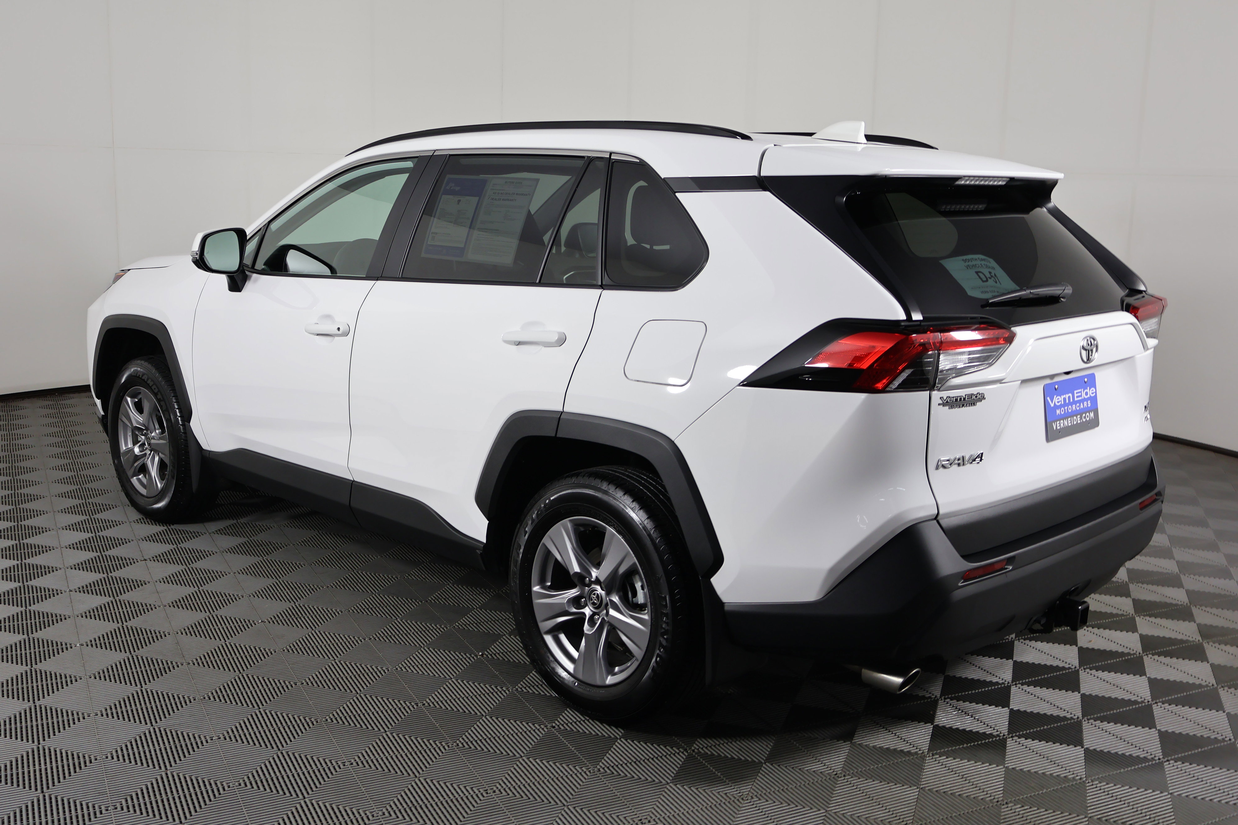 Used 2025 Toyota RAV4 XLE w/ Convenience Package image 8