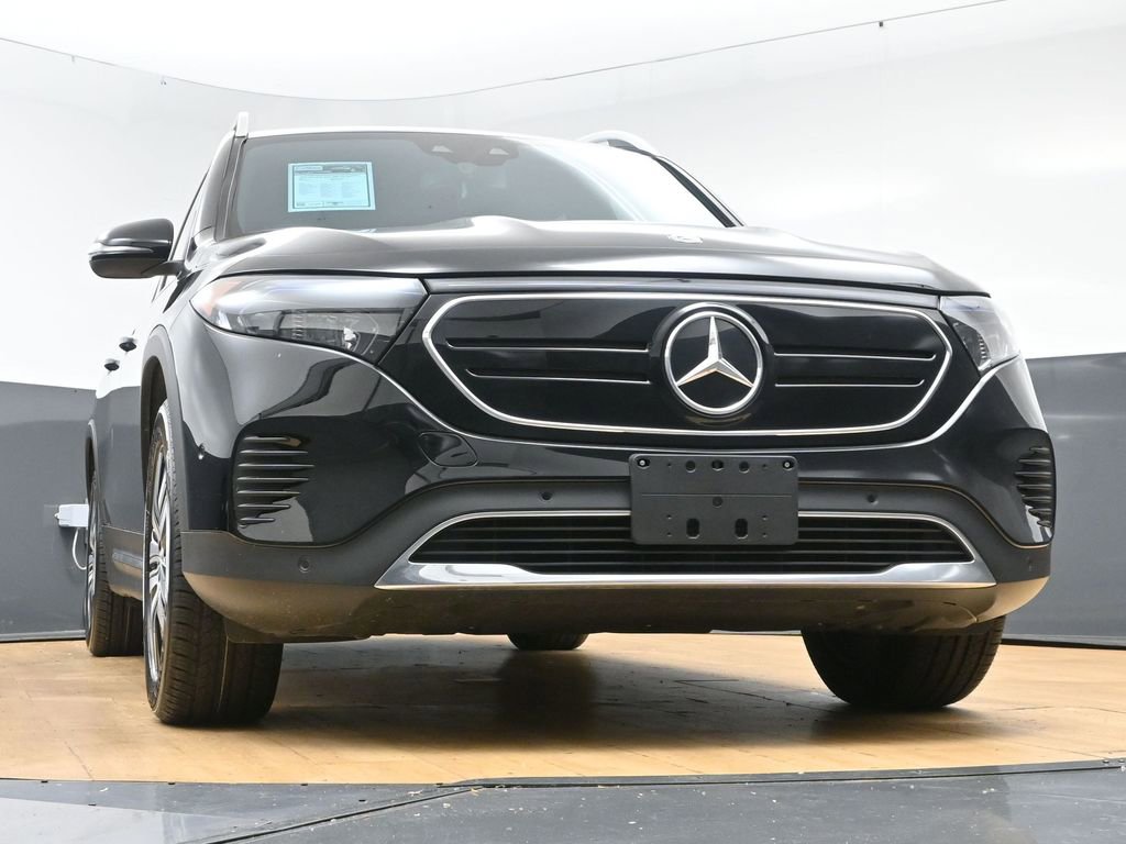 Used 2023 Mercedes-Benz EQB 300 4MATIC w/ Exclusive Package image 57