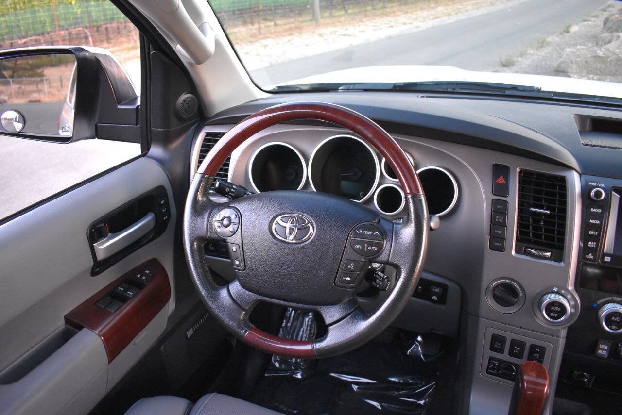 Used 2013 Toyota Sequoia Platinum AWD/4WD image 79