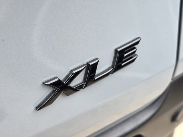 Used 2025 Toyota Sienna XLE Woodland Edition AWD/4WD image 9