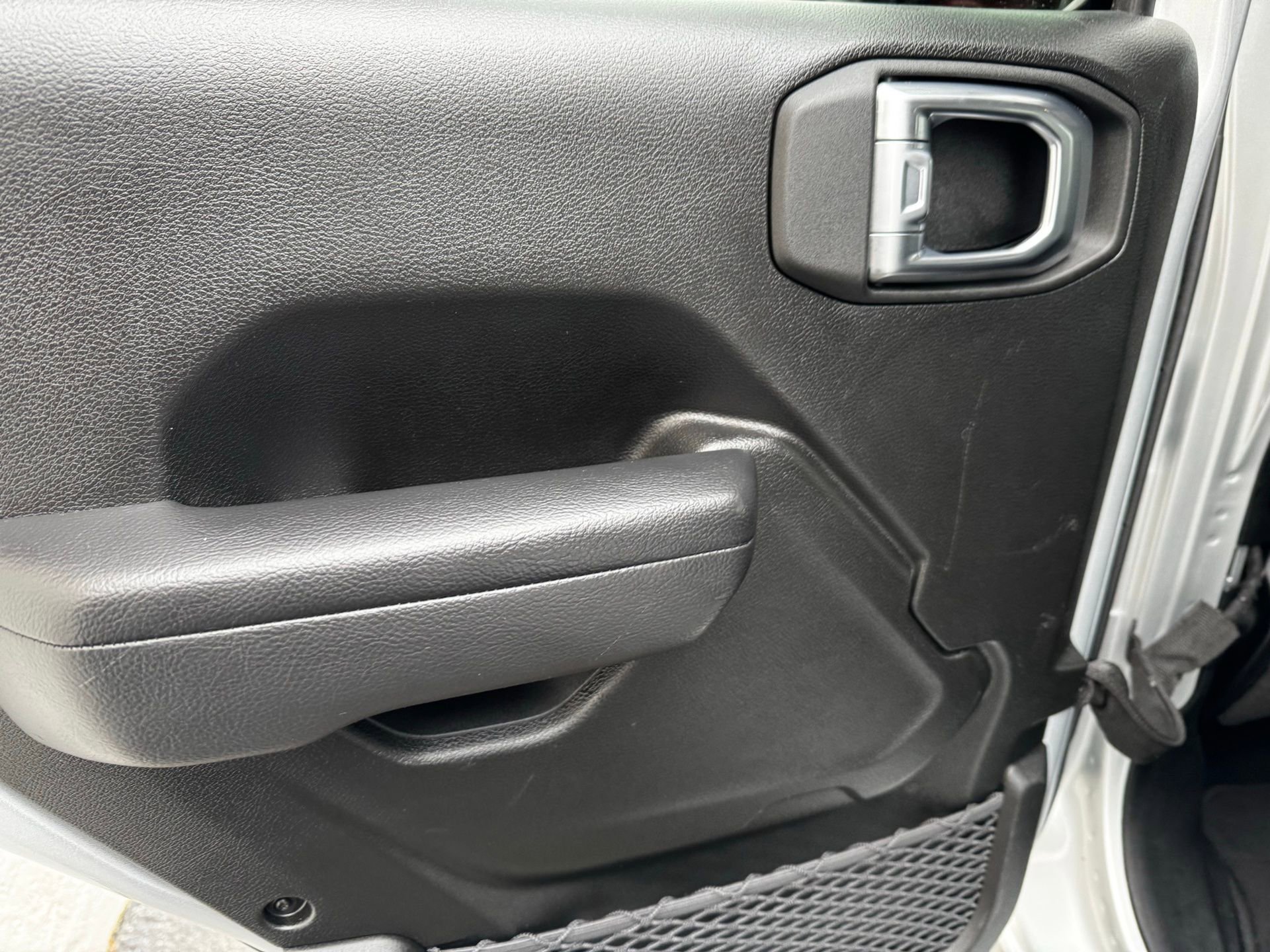 Used 2023 Jeep Wrangler Unlimited Rubicon w/ Cold Weather Group image 19