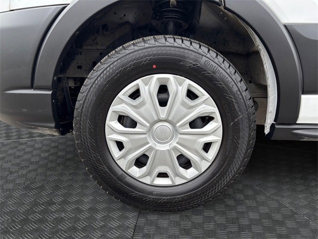 Used 2022 Ford E-Transit Medium Roof image 14