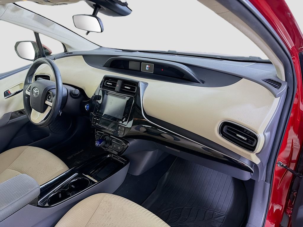 Used 2018 Toyota Prius Three w/ Advanced Technology Package image 30