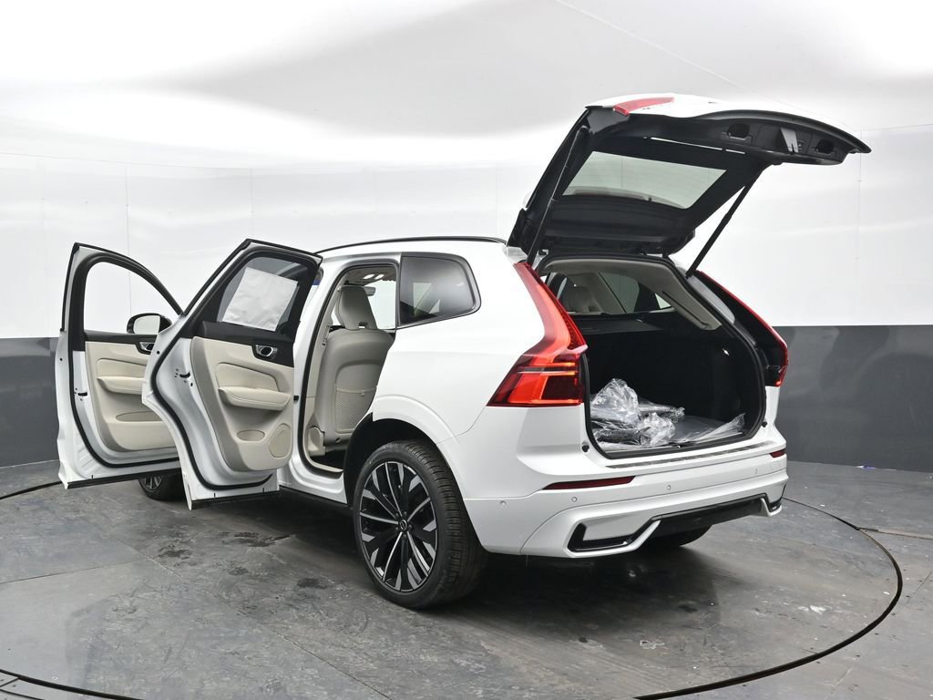 New 2026 Volvo XC60 T8 Ultra w/ Climate Package image 46