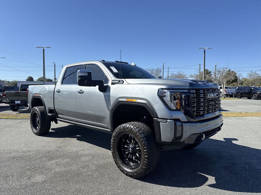 Used 2024 GMC Sierra 2500 Denali Ultimate image 1