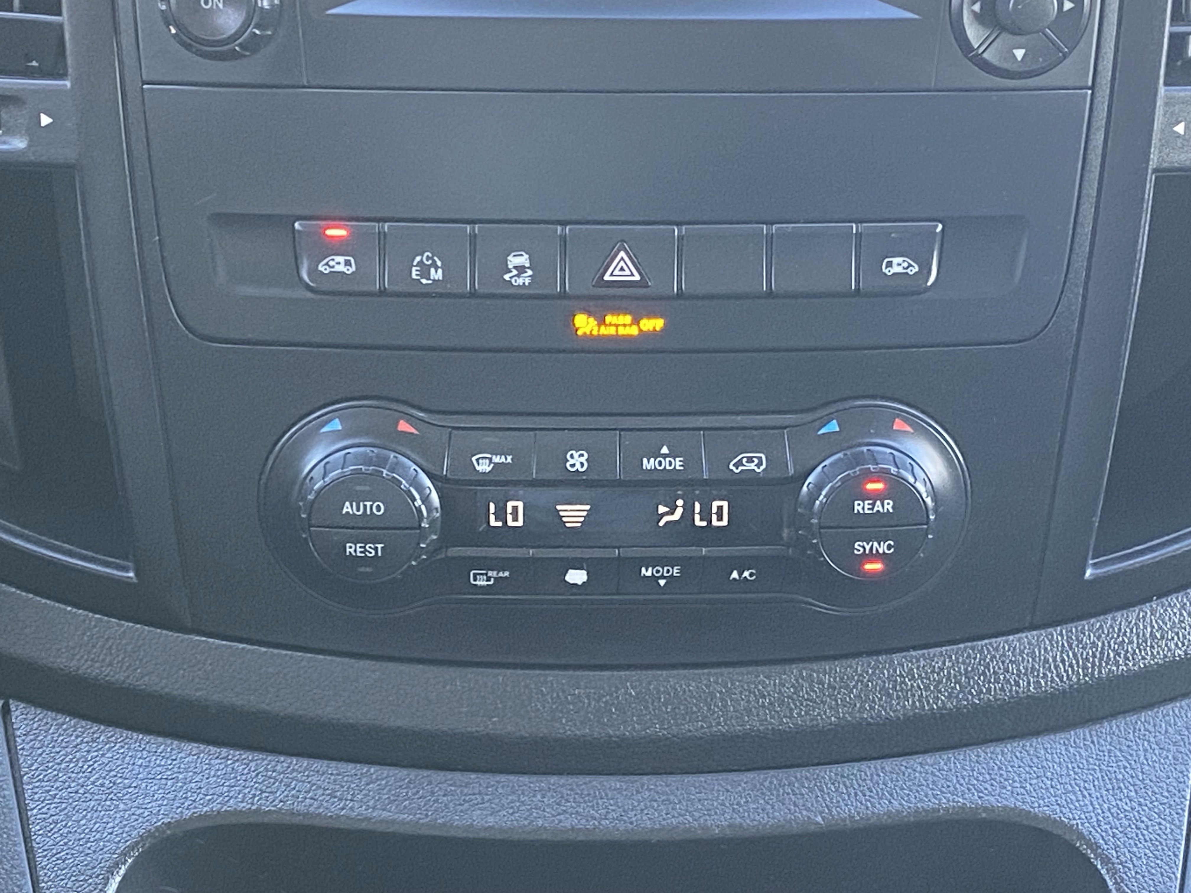 Used 2018 Mercedes-Benz Metris Passenger image 23