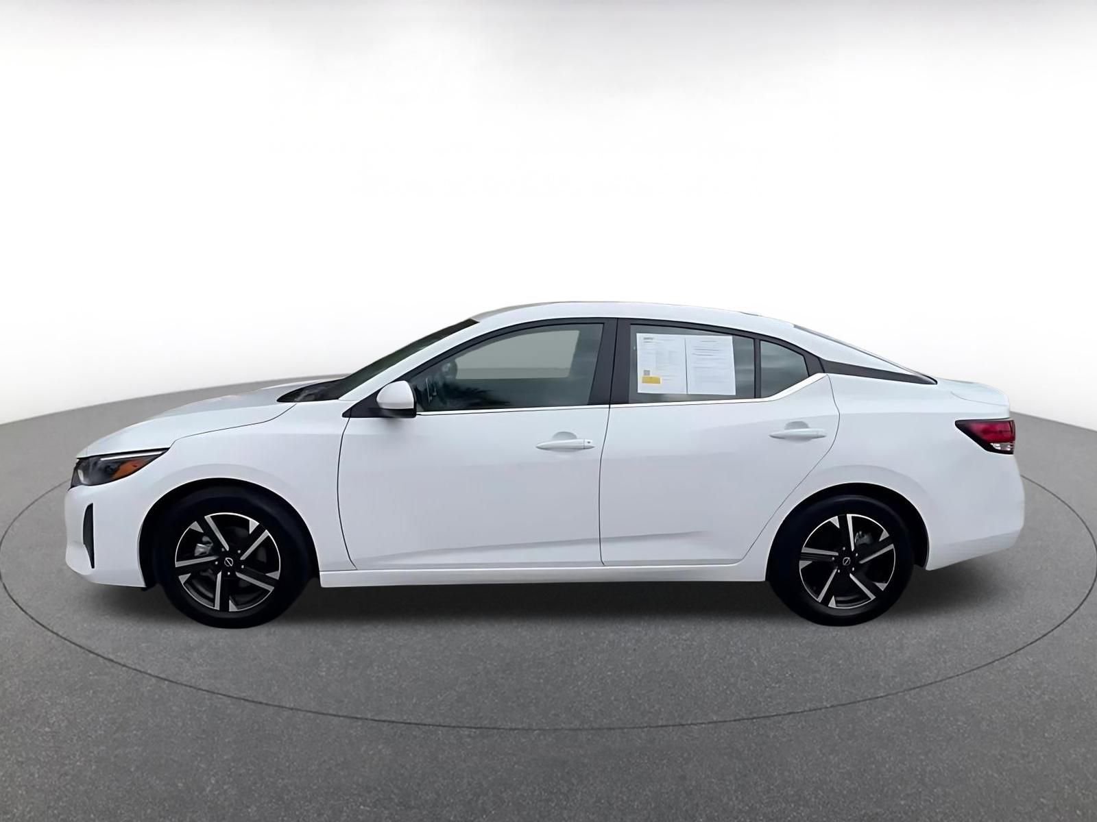 Used 2025 Nissan Sentra SV image 9