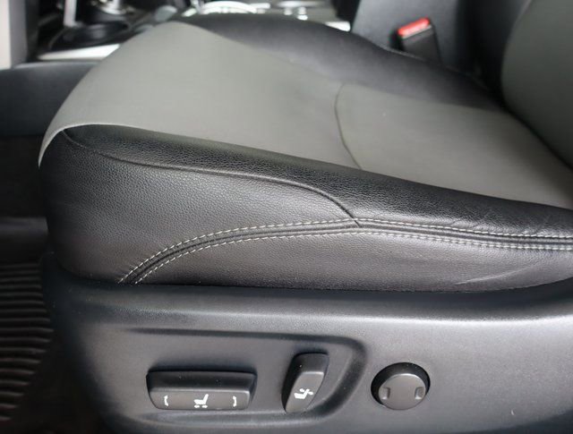 Used 2017 Toyota 4Runner SR5 Premium image 15