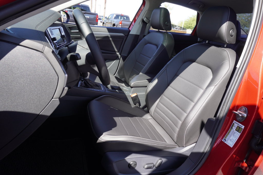 Used 2023 Volkswagen Jetta SE FWD image 14