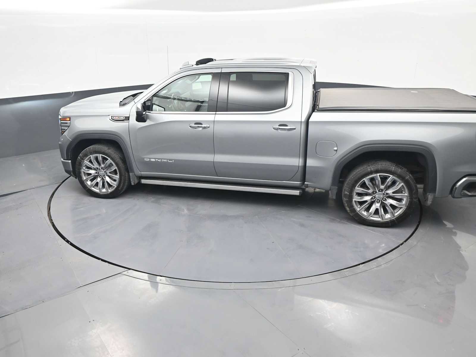 Used 2024 GMC Sierra 1500 Denali w/ Denali Reserve Package AWD/4WD image 31