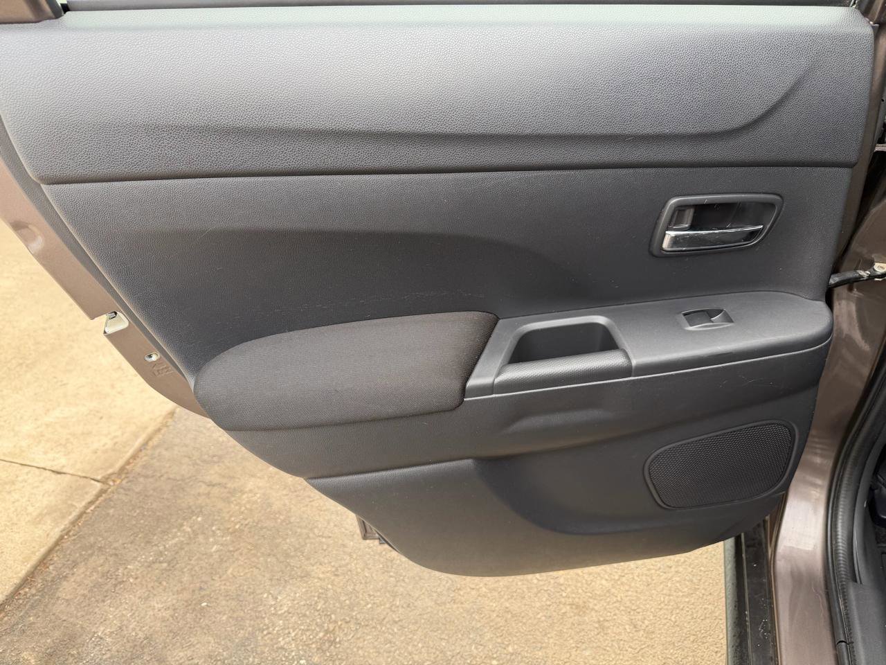 Used 2016 Mitsubishi Outlander Sport ES image 14