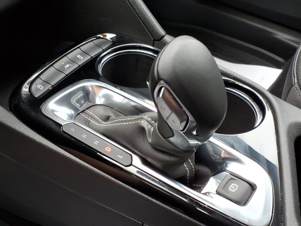 Used 2025 Buick Encore GX Sport Touring FWD image 21