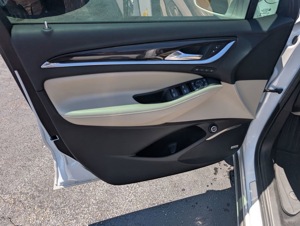 Used 2018 Buick Enclave Premium w/ Experience Buick Package FWD image 14